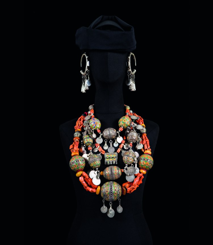 20_Parures_de_femme_juive_de_Tahala_Musee_berbere_photo_Nicolas_Matheus copie