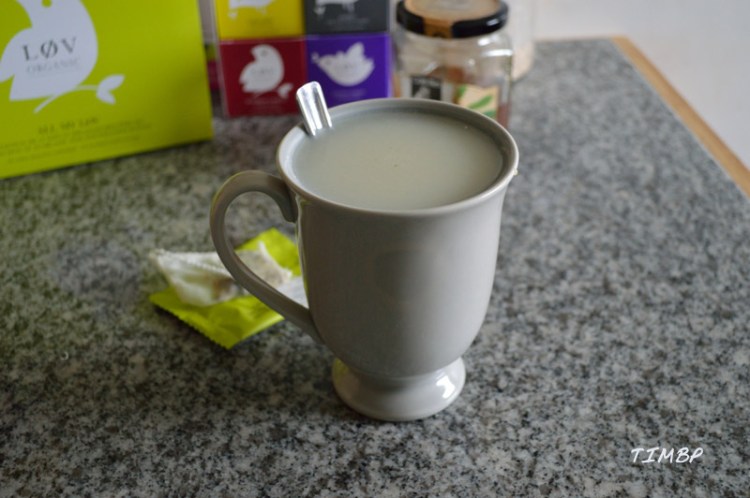 Lov Is Good façon Tchai thé latte