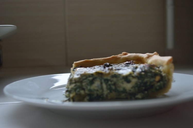 Part de tarte épinards-ricotta-fourme d'ambert