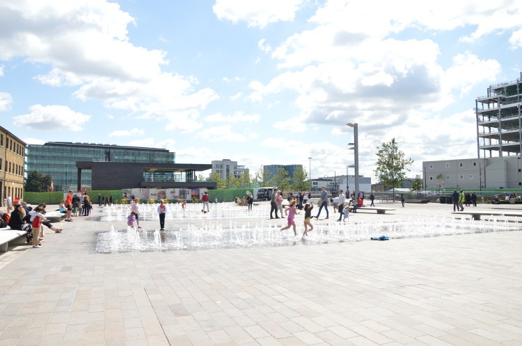 1day1station-kings cross-granary-square-2015 (2)