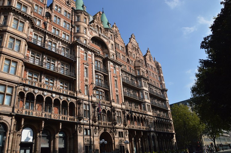 Being-Missflo-hotel-Russell